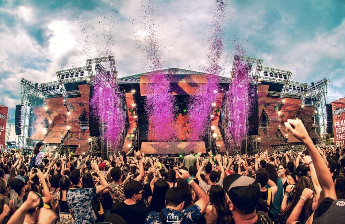 Amazing Live Music Stage