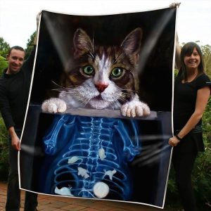 Cat blankets are lovely presents for your friends