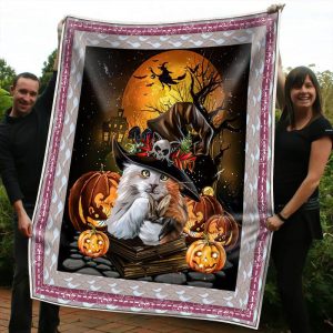 The perfect cat blanket for Halloween holiday